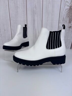 Mix No 6 Gwenda Chelsea Boots Modern Chunky Pull On Ankle Bootie White Size 6.5